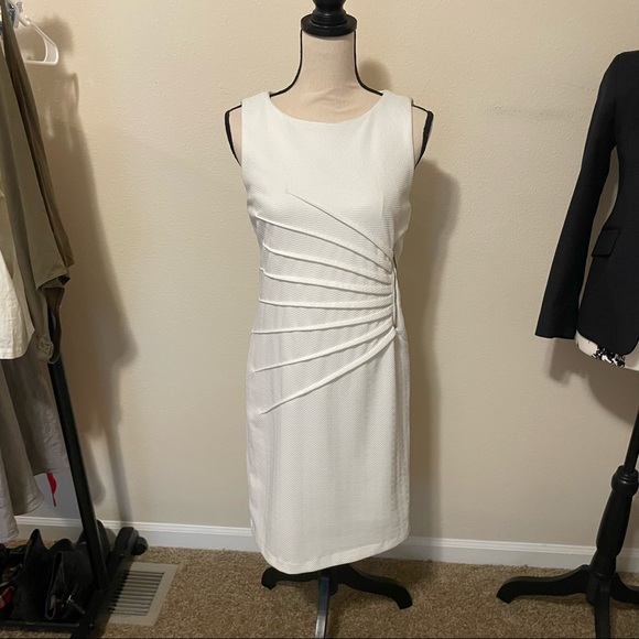 White Hot Carmen Marc Valvo bodycon stretchy ruched dress - Picture 2 of 5